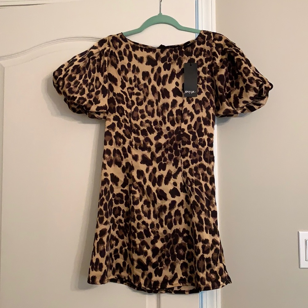 NWT- Cheetah puff sleeve dress
